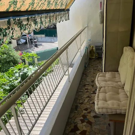 Apartman Nice, Jolie A 6 Min A Pied De La *